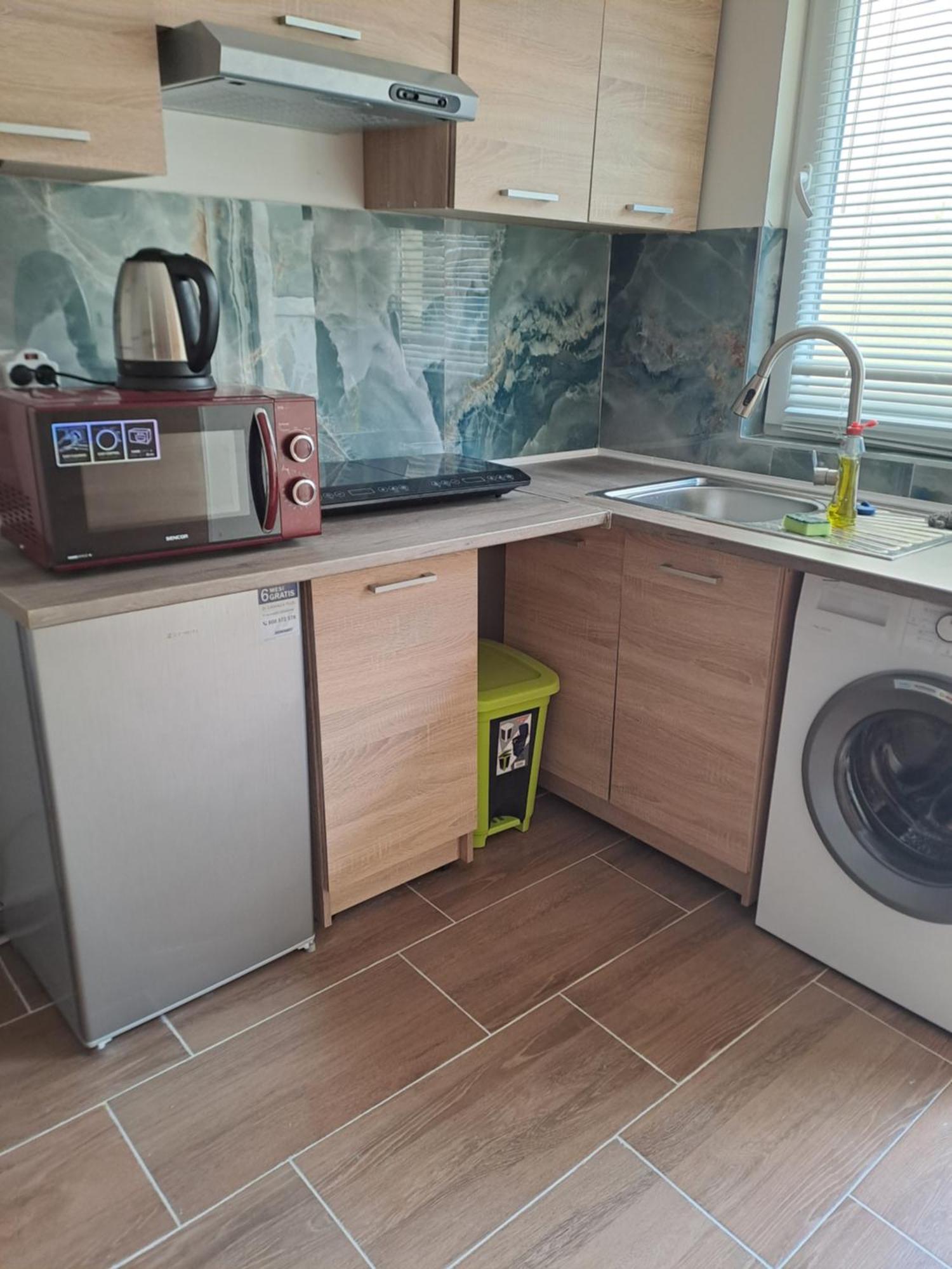 Apartamento Nha Nghi Cho Cap Doi Va Gia Dinh Praga Exterior foto