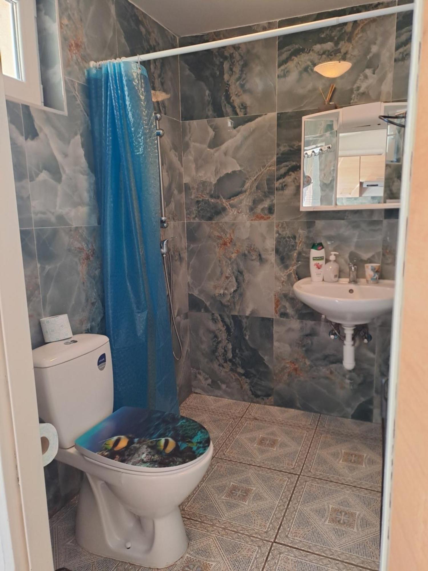 Apartamento Nha Nghi Cho Cap Doi Va Gia Dinh Praga Habitación foto